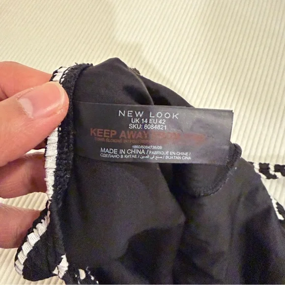 New Look Women’s Ribbed One Piece Swimsuit Striped Black & White Minimalist sz S - Picture 10 of 12